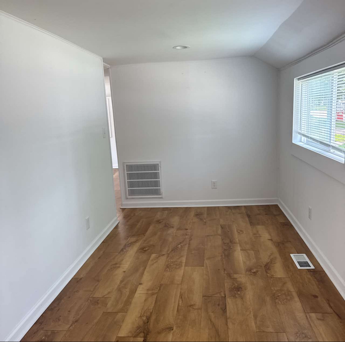 307 West Ells Avenue
