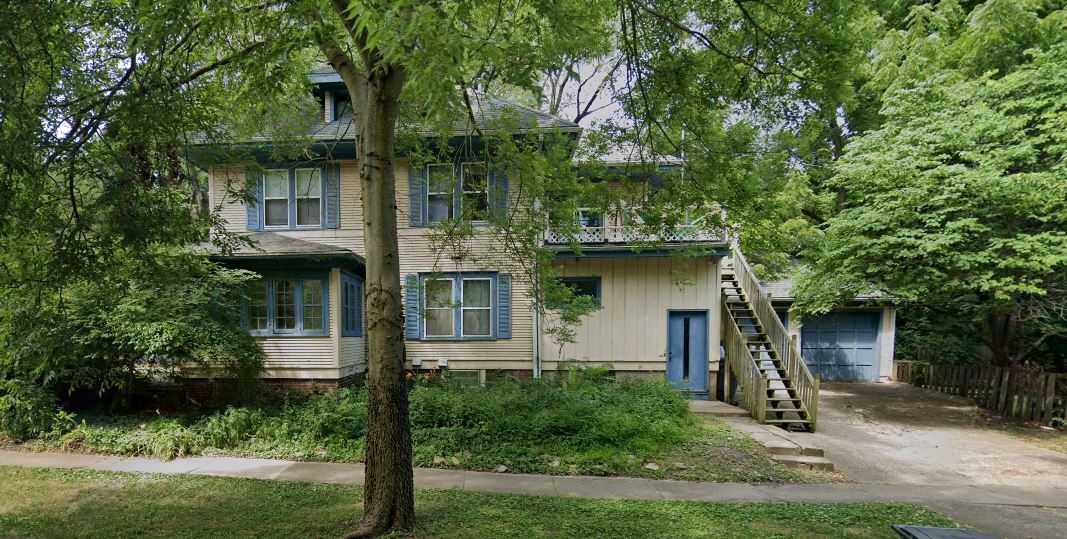 702 1/2 W Nevada - 1