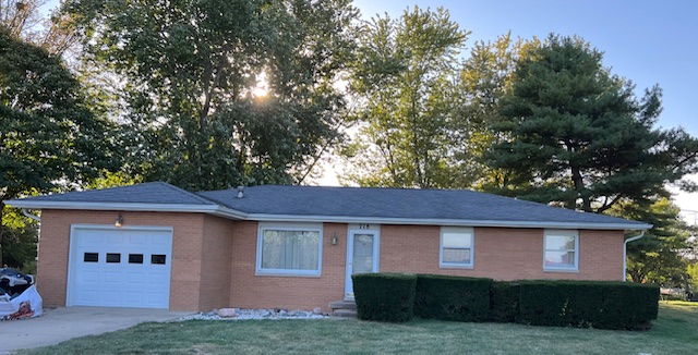 718 South East Street