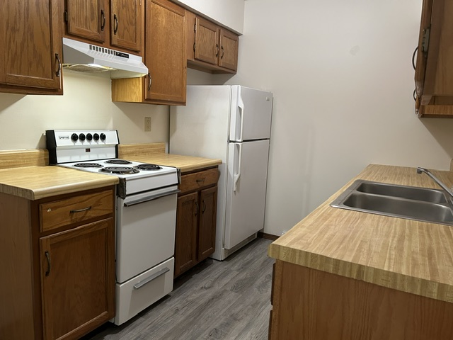 631 East Grove Avenue - 7