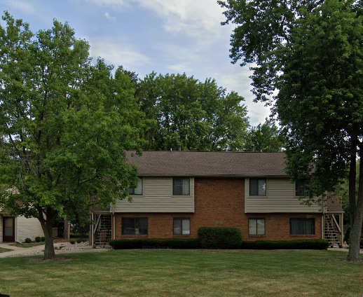 1617 Lyndhurst West - A